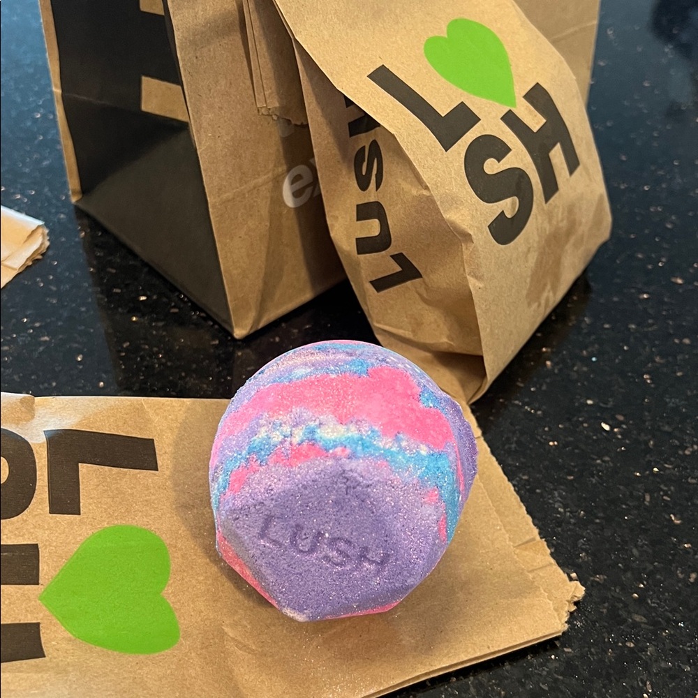 LUSH LIMITED EDITION SUGAR PLUM FAIRY BATH BOMB NEW - Picture 10 of 12